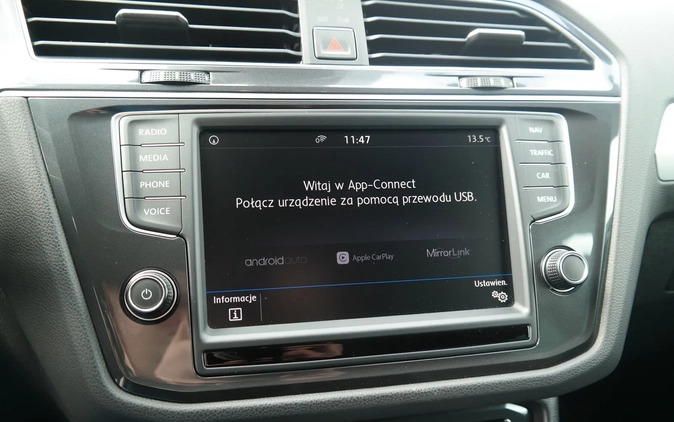 Volkswagen Tiguan cena 79900 przebieg: 101344, rok produkcji 2016 z Twardogóra małe 562